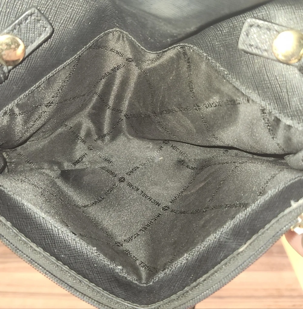 Michael Kors Black Crossbody Bag, Card Slots, ID, Inside Zip Pocket